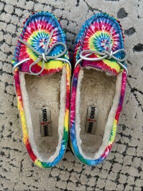 Minnetonka Multicolor Tie-Dye Moccasin Slippers